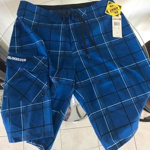 Quiksilver board shorts 4 way stretch